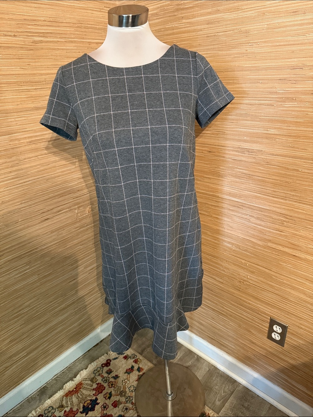 Women's Gray Windowpane Shift Dress
